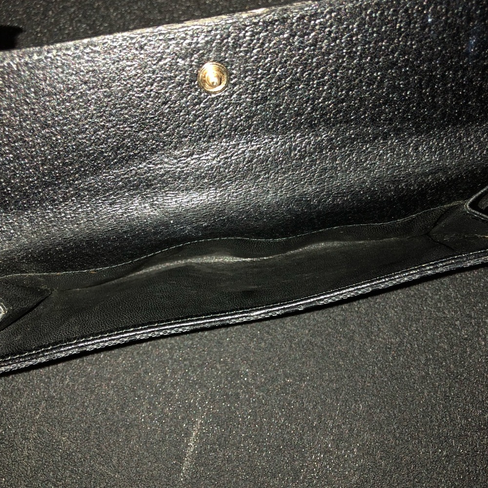 Authentic Gucci studded wallet - Picture 4 of 10